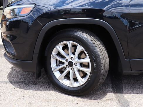 Used 2019 Jeep Cherokee Latitude w/ Popular Appearance Group FWD image 5