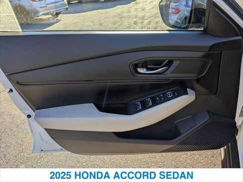 Used 2025 Honda Accord SE image 12