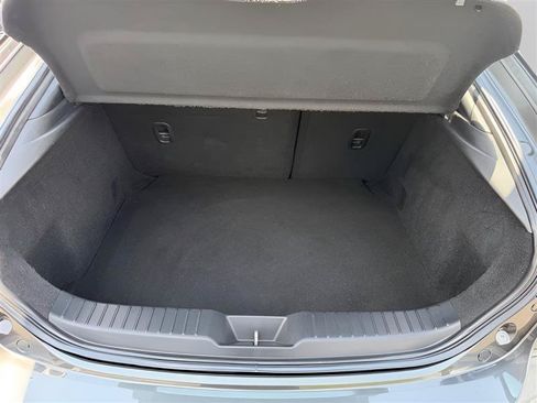 Used 2019 MAZDA MAZDA3 Hatchback w/ Preferred Package FWD image 27