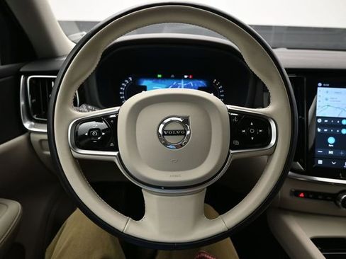 Used 2023 Volvo V60 B5 Cross Country Plus image 23