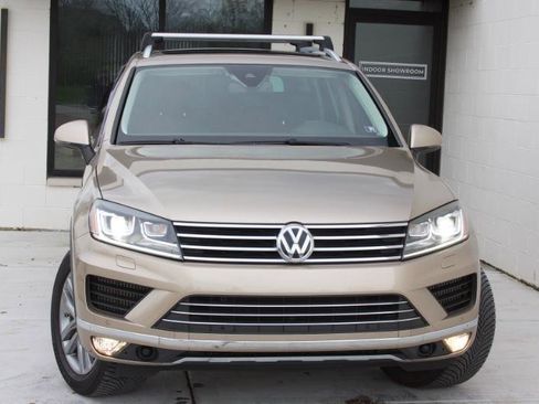 Used 2016 Volkswagen Touareg TDI image 3