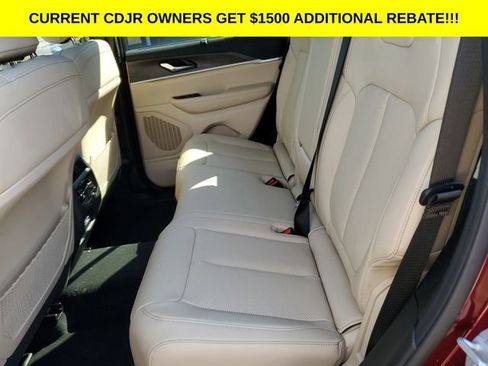 New 2025 Jeep Grand Cherokee Limited w/ Luxury Tech Group II image 16