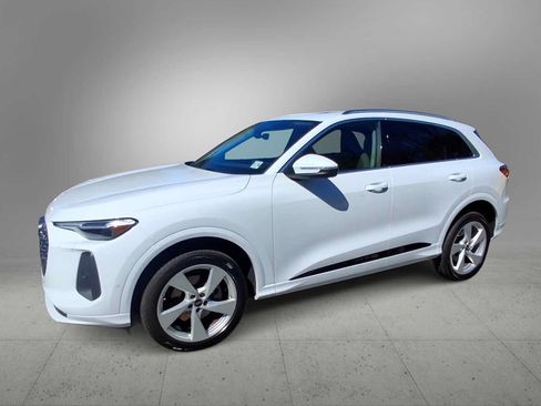 Certified 2025 Audi Q5 Premium w/ Premium Plus AWD/4WD image 4