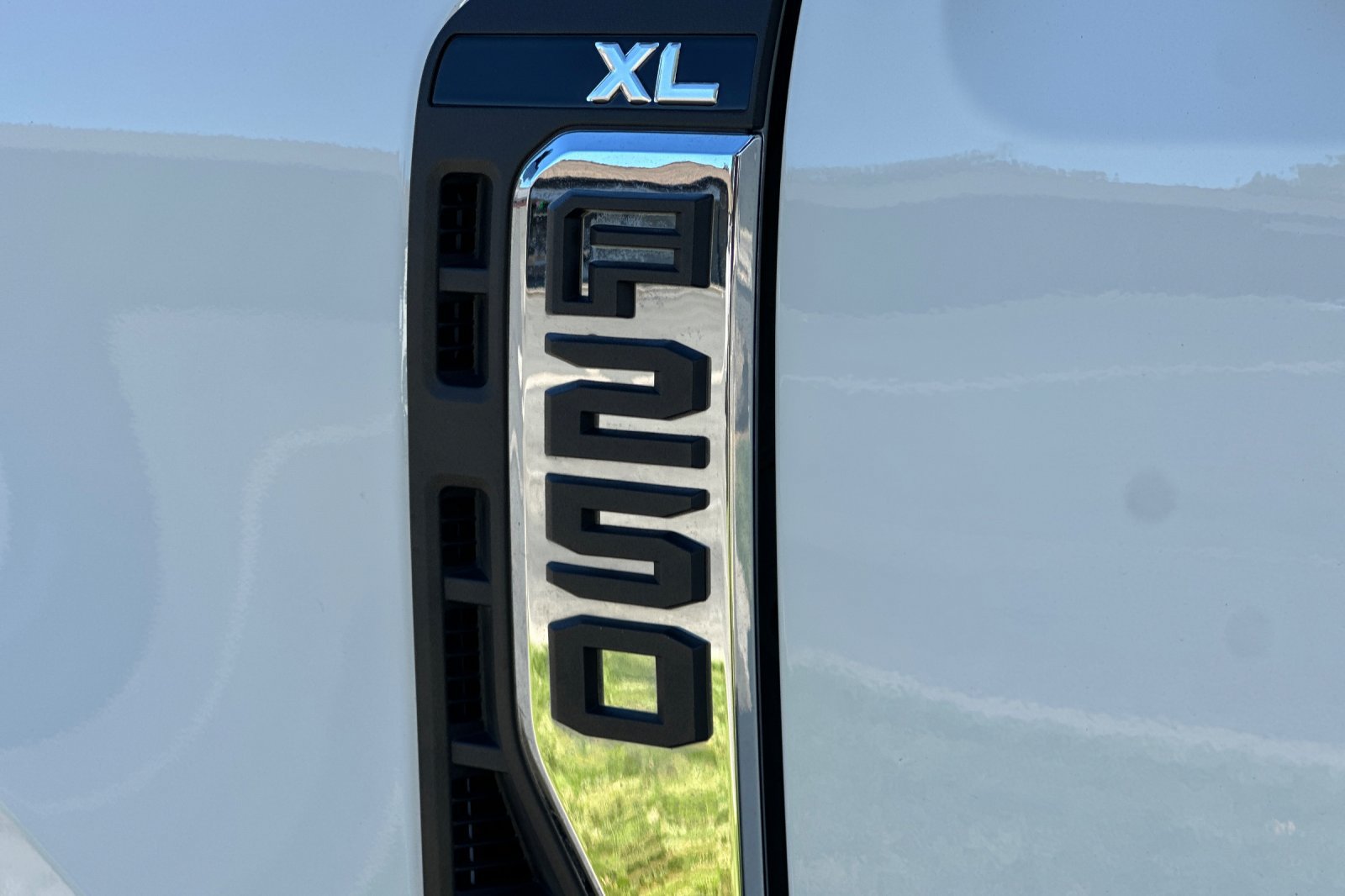 Used 2024 Ford F250 XL w/ XL Chrome Package RWD image 23