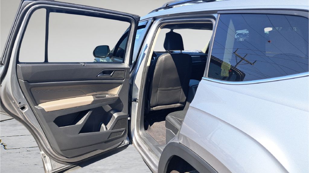Used 2023 Volkswagen Atlas SE AWD/4WD image 11