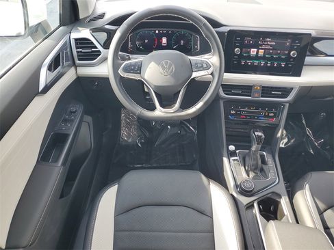 Used 2025 Volkswagen Taos SEL image 15