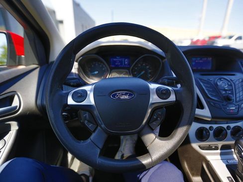 Used 2013 Ford Focus SE FWD image 6