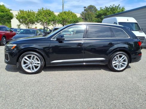 Used 2025 Audi Q3 2.0T Premium Plus w/ Premium Plus Package AWD/4WD image 11