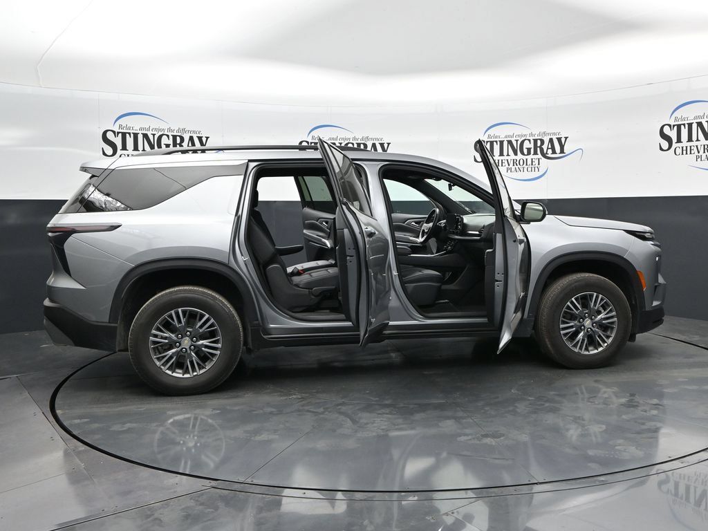 Certified 2025 Chevrolet Traverse LT AWD/4WD image 36