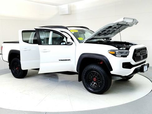Used 2023 Toyota Tacoma TRD Pro AWD/4WD image 12