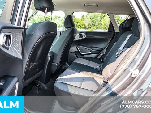 Used 2025 Kia Soul LX w/ LX Technology Package FWD image 19