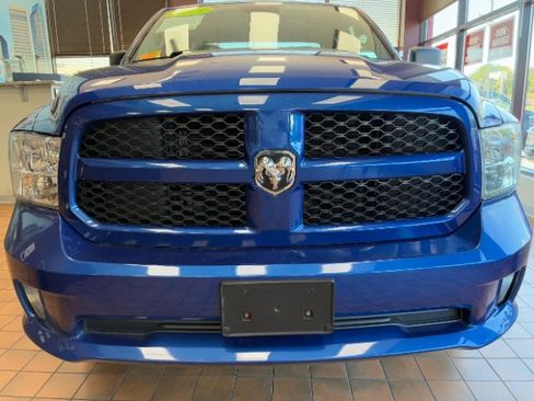 Used 2019 RAM 1500 Express AWD/4WD image 3