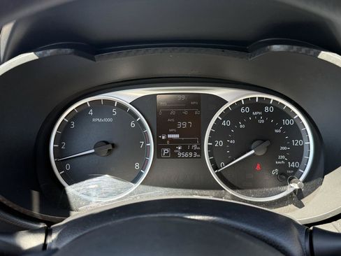 Used 2024 Nissan Versa S FWD image 14
