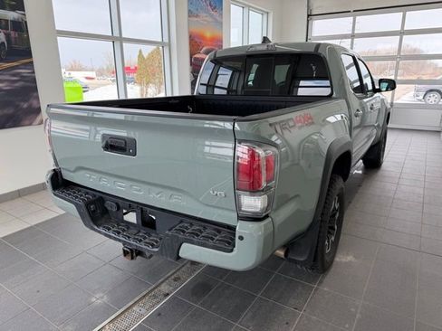 Used 2023 Toyota Tacoma TRD Off-Road w/ TRD Premium Off Road Package image 7