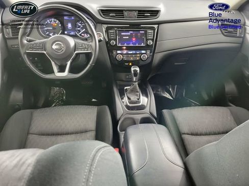 Used 2020 Nissan Rogue SV image 20
