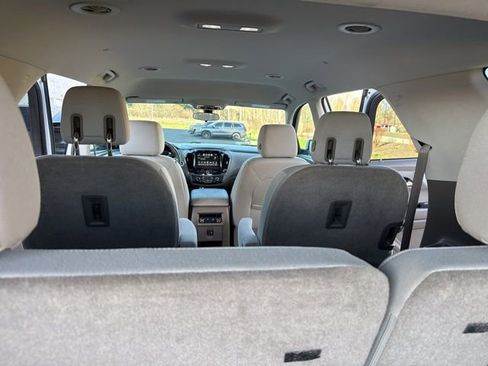 Used 2018 Chevrolet Traverse LT w/ LPO, Cargo Package image 18
