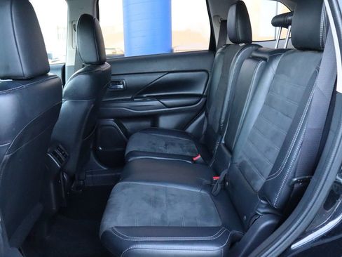 Used 2019 Mitsubishi Outlander SE image 11