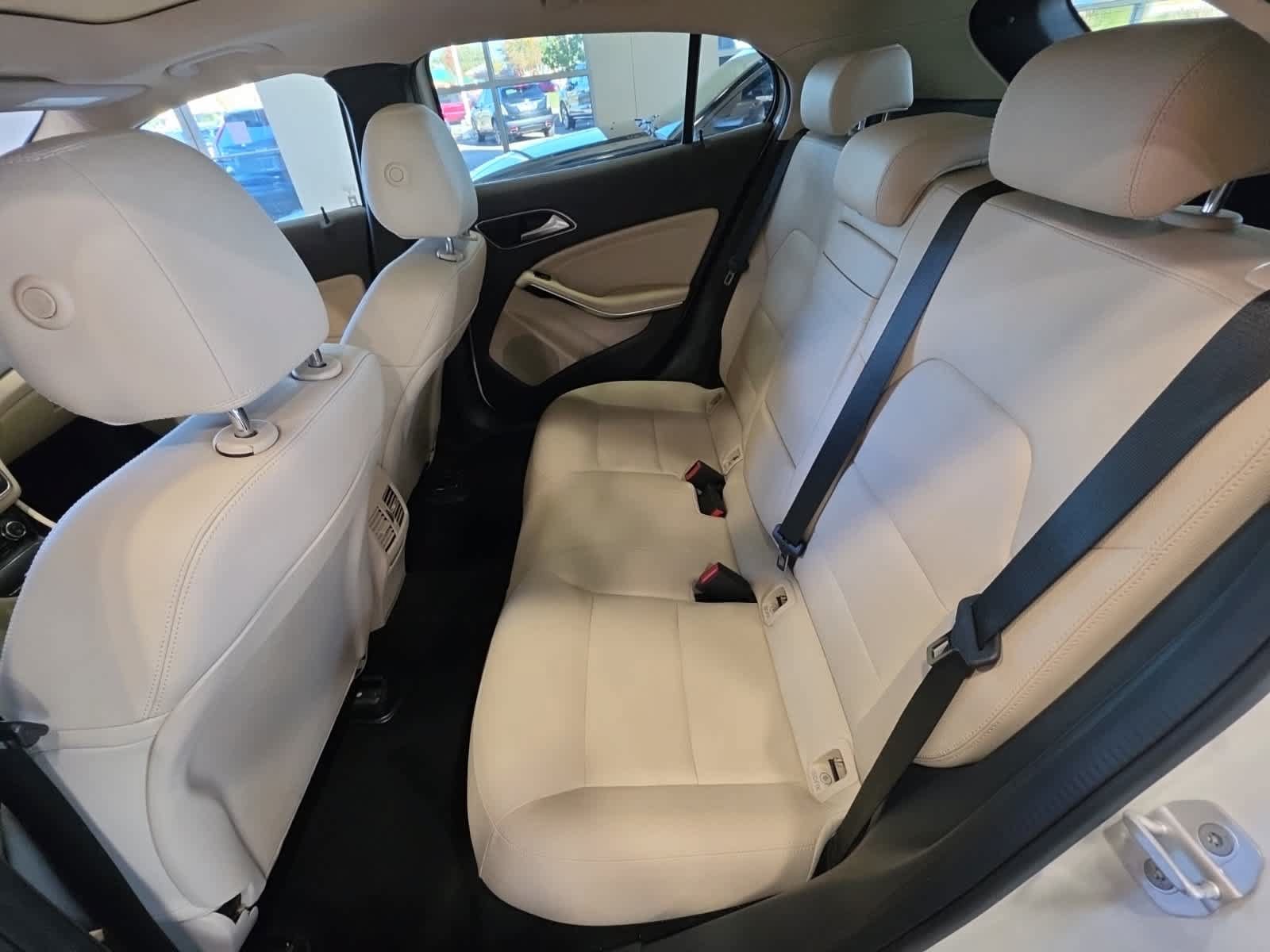 Used 2018 Mercedes-Benz GLA 250 4MATIC image 43