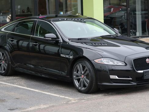 Used 2019 Jaguar XJ R-Sport image 5