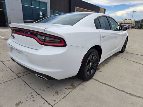 Used 2020 Dodge Charger SXT RWD image 3