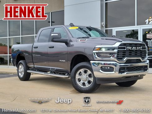 Used 2025 RAM 2500 Big Horn AWD/4WD image 1