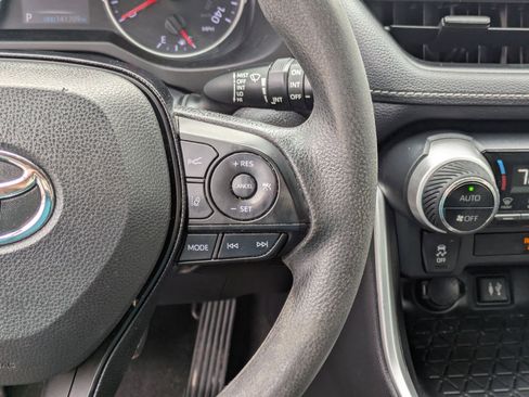 Used 2019 Toyota RAV4 XLE image 19