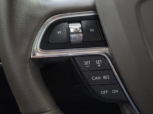 Used 2023 Lincoln Nautilus AWD image 22