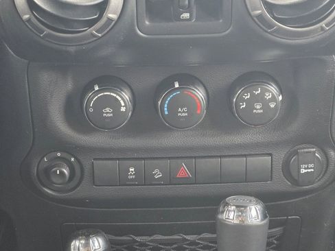 Used 2018 Jeep Wrangler Unlimited Sport S image 14