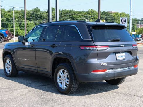 Used 2024 Jeep Grand Cherokee Laredo AWD/4WD image 3