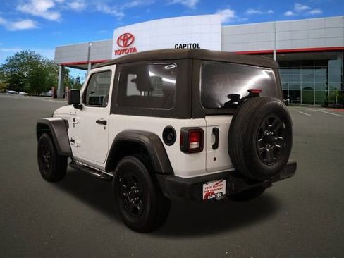 Used 2022 Jeep Wrangler Sport image 4