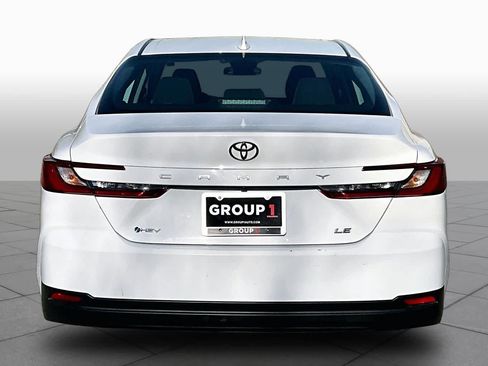 Used 2025 Toyota Camry LE FWD image 6
