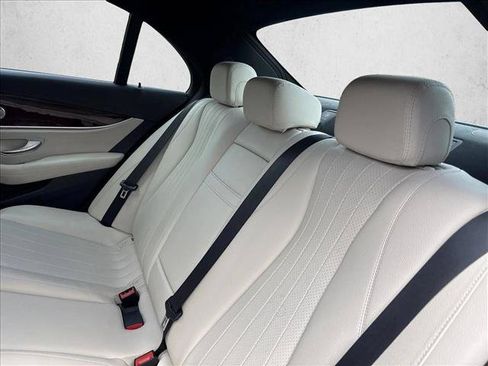 Used 2018 Mercedes-Benz E 300 image 20
