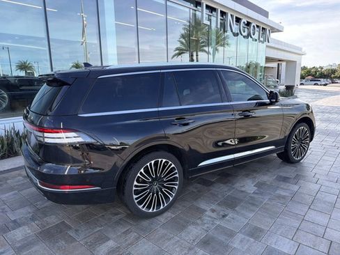 Used 2023 Lincoln Aviator Black Label AWD/4WD image 2