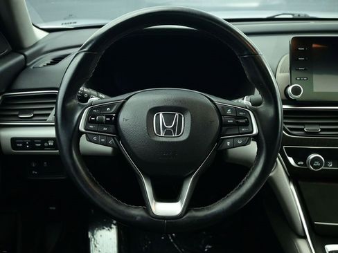 Used 2020 Honda Accord Touring image 3