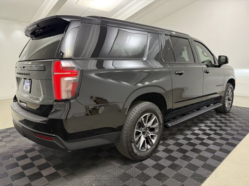 Used 2024 Chevrolet Suburban Z71 w/ Luxury Package image 7