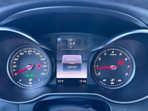 Used 2016 Mercedes-Benz GLC 300 4MATIC image 24