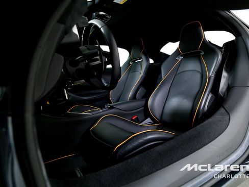 Used 2023 McLaren Artura RWD image 12