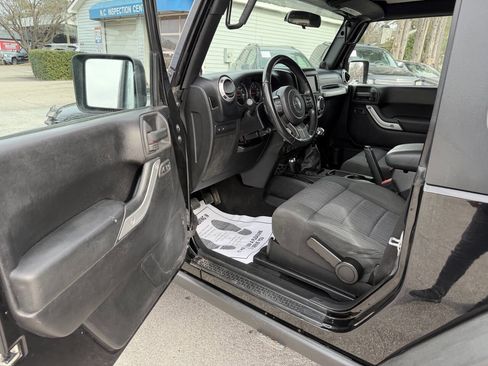 Used 2012 Jeep Wrangler Rubicon w/ Dual Top Group image 11