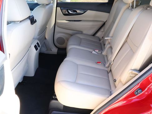 Used 2017 Nissan Rogue SL w/ SL Premium Package image 21