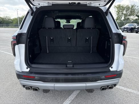 Used 2026 Chevrolet Traverse LT FWD image 20