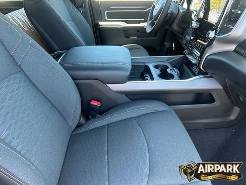 New 2026 RAM 2500 Big Horn AWD/4WD image 12