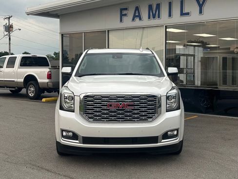 Used 2020 GMC Yukon XL Denali w/ Denali Premium Package AWD/4WD image 2