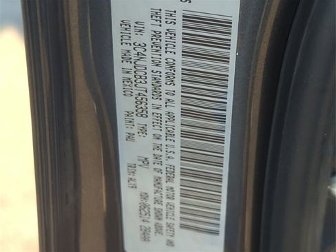 Used 2018 Jeep Compass Limited image 28