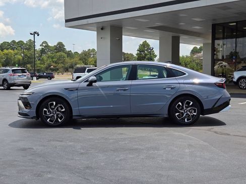 Used 2025 Hyundai Sonata SEL FWD image 2