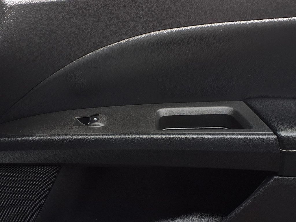 Used 2019 Ford Fusion SE FWD image 37