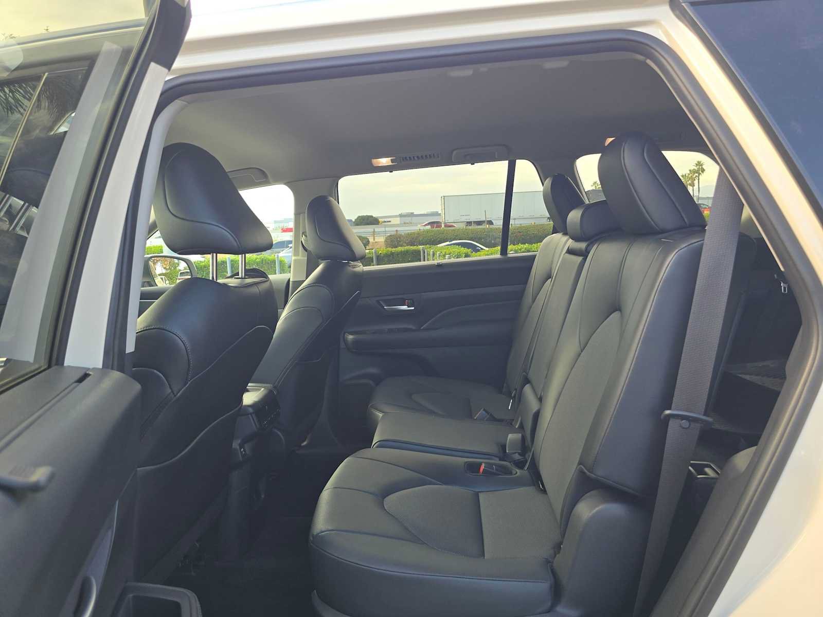 Certified 2024 Toyota Grand Highlander FWD image 18