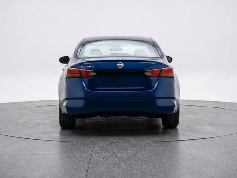 Used 2025 Nissan Altima 2.5 SV image 7