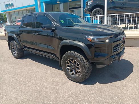 Used 2023 Chevrolet Colorado ZR2 w/ ZR2 Convenience Package III AWD/4WD image 7