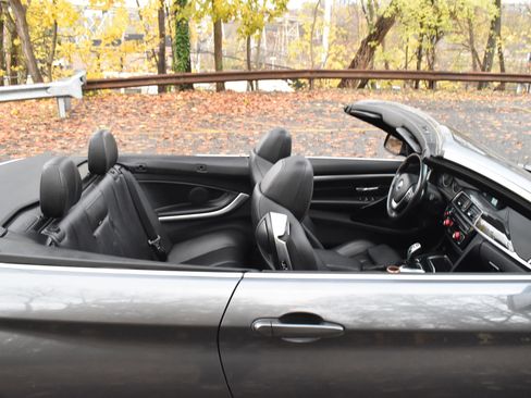 Used 2018 BMW 430i Convertible image 19
