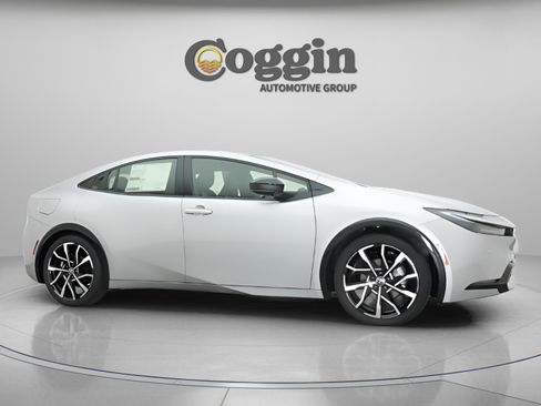 New 2025 Toyota Prius Plug-In Hybrid image 23